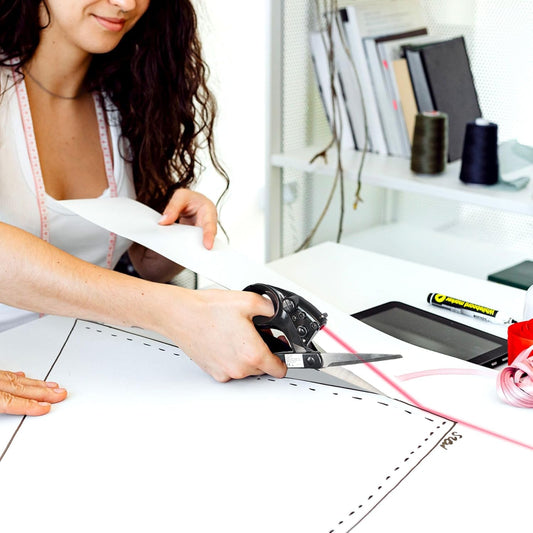 ✂️ Ciseaux Laser de Précision – Découpe Parfaite à Chaque Coupe